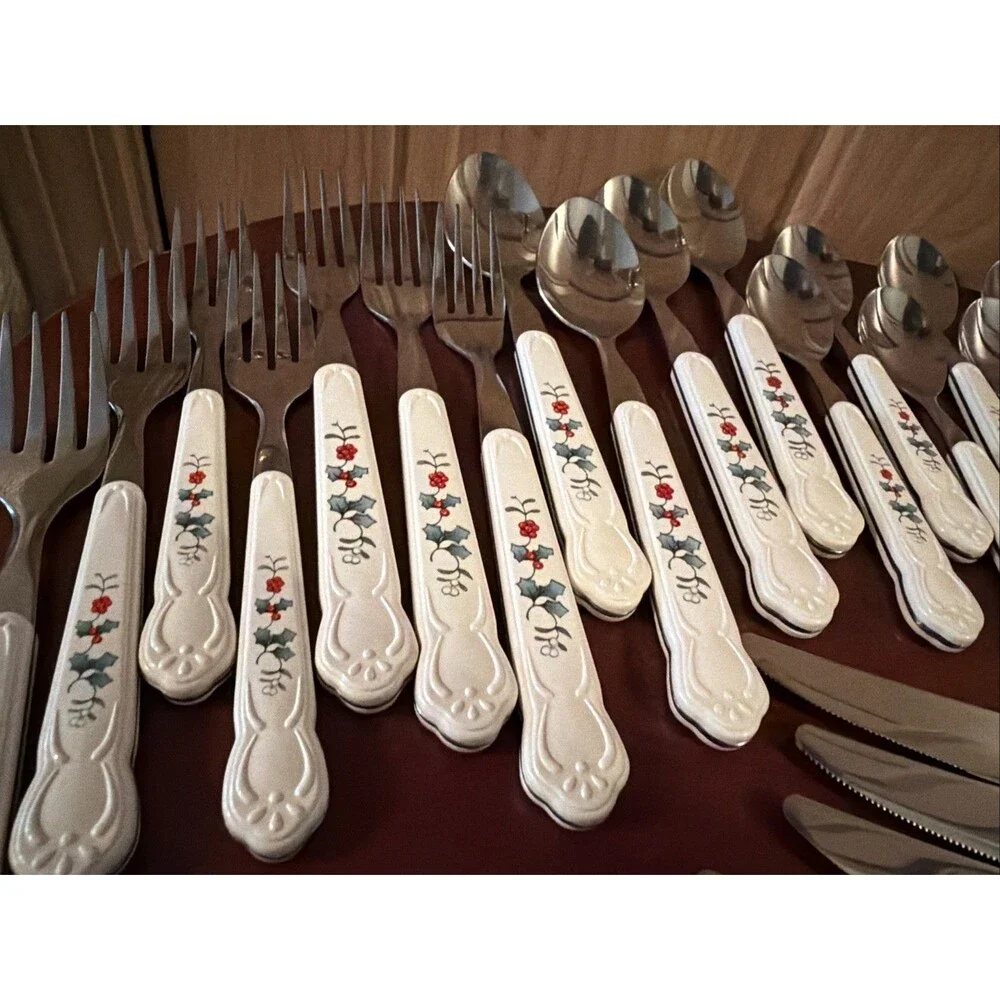 Pfaltzgraff winterberry flatware